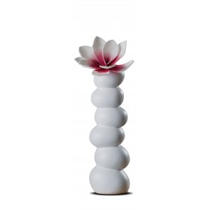 Keramická biela váza s hladkým povrchom v tvare kameňov a s kvietkom 11,5 x 9,5 x 35 cm 37761