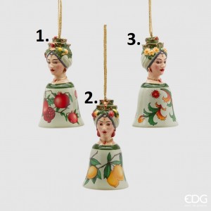 Keramická závesná dekorácia hlavy ženy so zvončekom a dekorom ovocia v troch prevedeniach zo sicílskej kolekcie 13 cm EDG 42078