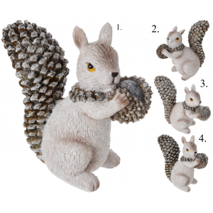 Polyresinová dekorácia zasnežená veverička s šiškou v labkách 11 cm 35731