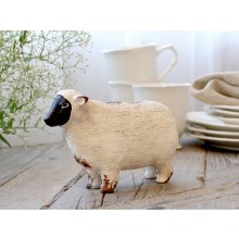 Polyresinová dekorácia v tvare ovce vo vintage štýle Chic...