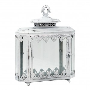 Biely kovový lampáš so sklenenou výplňou oválneho tvaru s ozdobným dekorom a obitým vintage vzhľadom 35962