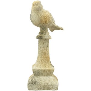 Dekoratívna socha vtáčika na stĺpiku v krémovej patine z polyresinu v opotrebovanom vzhľade 12 x 12 x 26 cm 41067