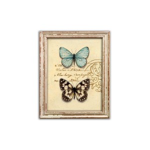 Drevená dekorácia obrazu v ošúchaným patinovaným vzorovaním a dekorom dvoch motýľov 39 x 48 cm Isabelle Rose 42112
