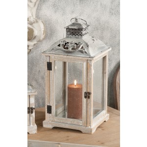 Hnedý drevený lampáš so sklenenou výplňou s kovovou strieškou a ošúchaným vintage vzhľadom 23 x 23 x 45 cm 39680