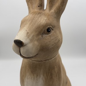 Keramická dekorácia sediaceho zajačika v hnedom farebnom prevedení 33 x 22,5 x 60,8 cm 42699