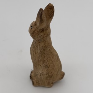 Keramická dekorácia sediaceho zajačika v hnedom farebnom prevedení 6 x 4,5 x 13,6 cm 42688