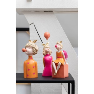 Polyresinová dekorácia postavičky dievčatka s balónikom a zlatou mašličkou v dvoch prevedeniach 6,5 x 9 x 26 cm Jolipa 42315