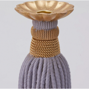 Polyresinová dekorácia svietnika na vysokú sviečku s dekorom strapcov v zlato-levanduľovej kombinácii 14 x 26 cm EDG 42040