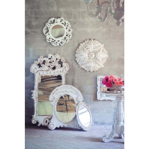 Polyresinové oválne zrkadlo v krémovom farebnom prevedení v schaby chic romantickom štýle 39 x 2 x 60 cm Blanc Maricló 42256